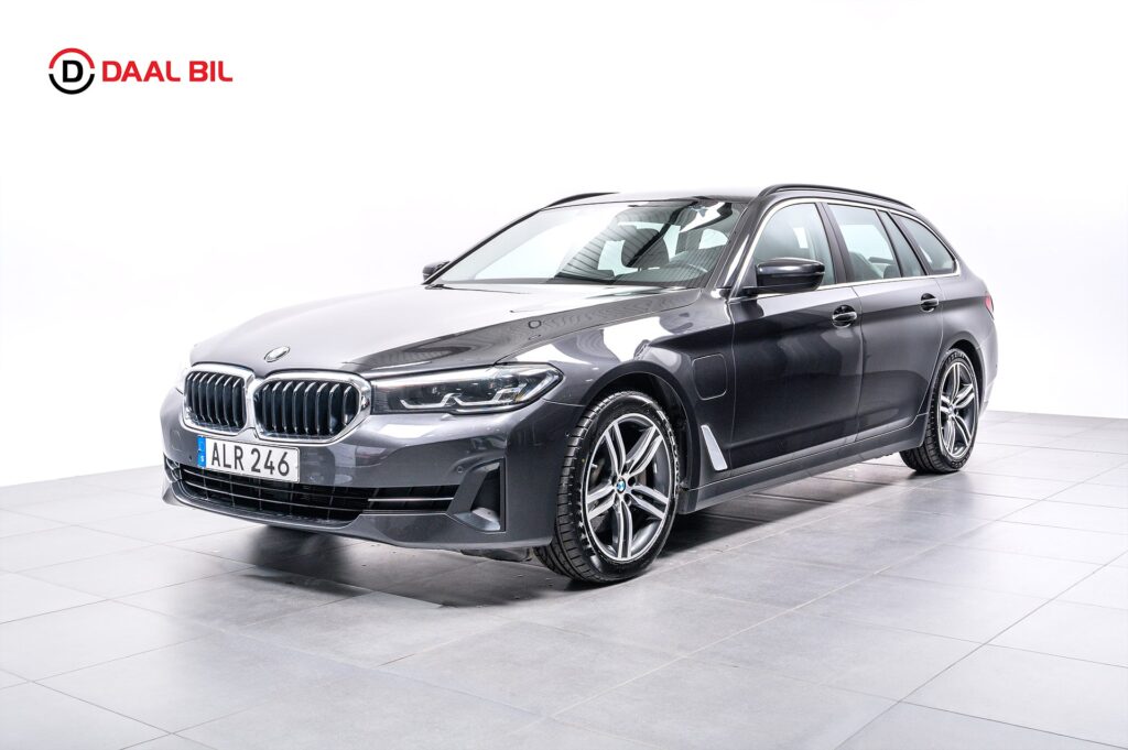 BMW 530e XDRIVE TOURING 292HK SPORT LINE VÄRM DRAG KAM NFC