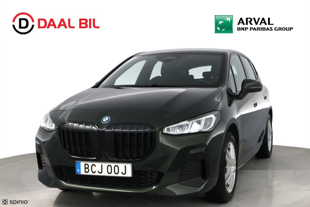 BMW 225e XDRIVE TOURER 16,3kWh 245HK M-SPORT B-KAMERA NAVI VÄRM