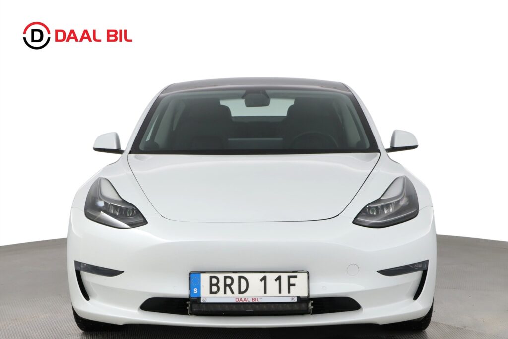 Tesla Model 3 LONG RANGE AWD 440HK PANO DRAGKROK P-VÄRM B-KAMERA NFC