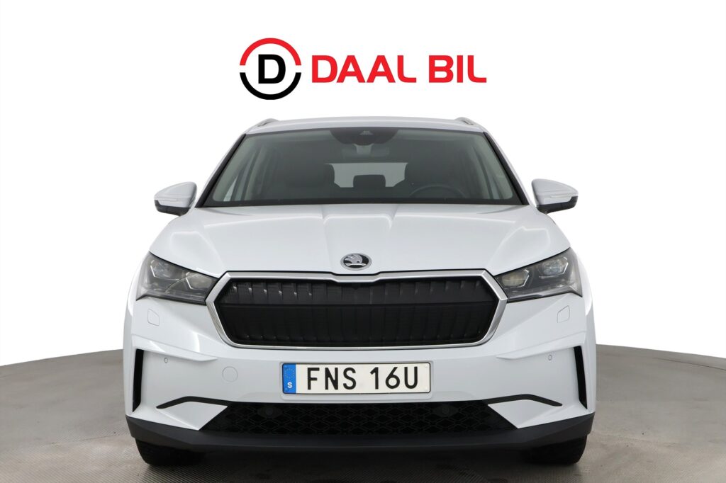 Škoda Enyaq iV80 204HK 82kWh KOMFORT B-KAMERA P-VÄRM NFC NAVIGATION