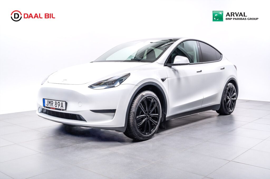 Tesla Model Y STANDARD RANGE RWD 299HK 60kWh PANO DRAG