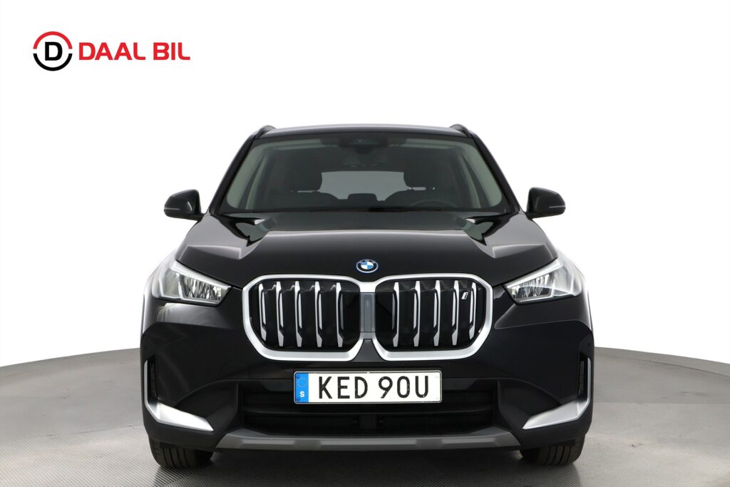 BMW iX1 xDrive30 306HK 64,7kWh B-KAMERA DRAGKROK NAVIGATION