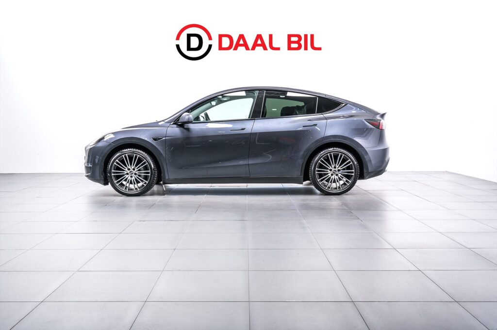 Tesla Model Y LONG RANGE AWD 514HK 20,5kWh PANO VÄRM NFC KAM