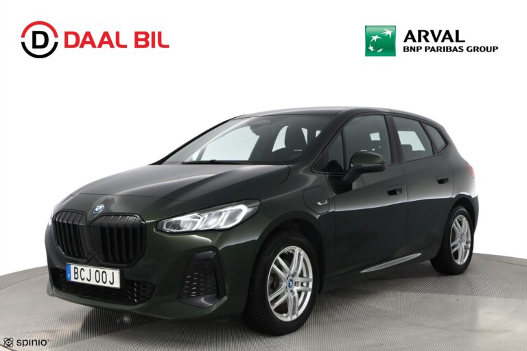 BMW 225e XDRIVE TOURER 16,3kWh 245HK M-SPORT B-KAMERA NAVI VÄRM