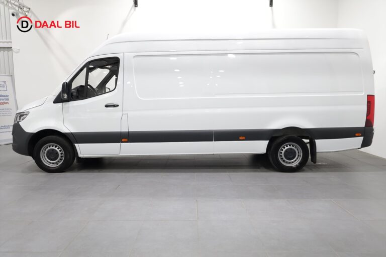 Mercedes-Benz Sprinter 317 CDI 170HK MOMS DRAGKROK BACKKAMERA VÄRMARE LED BT