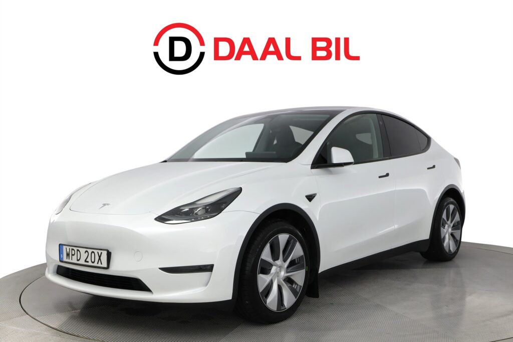 Tesla Model Y LONG RANGE AWD 514HK DRAGKROK VÄRM B-KAMERA PANO NFC