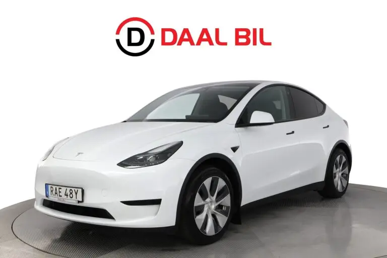 Tesla Model Y STANDARD RANGE RWD 299HK PREMIUM PANO DRAG B-KAMERA