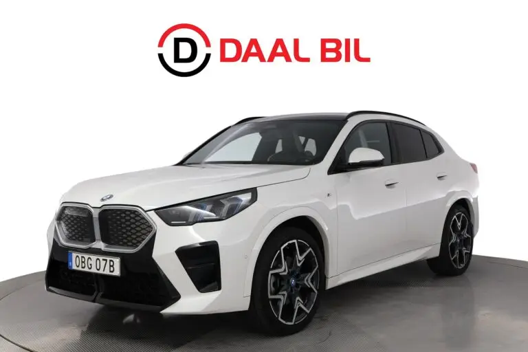 BMW iX2 xDRIVE30 64,7 kWh 306HK M-SPORT DRAG PANO P-VÄRM 3D