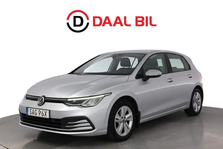 Volkswagen Golf 1.0 eTSI 110HK DRAG P-VÄRM NAVI B-KAM 3-ZON NFC APP-CON