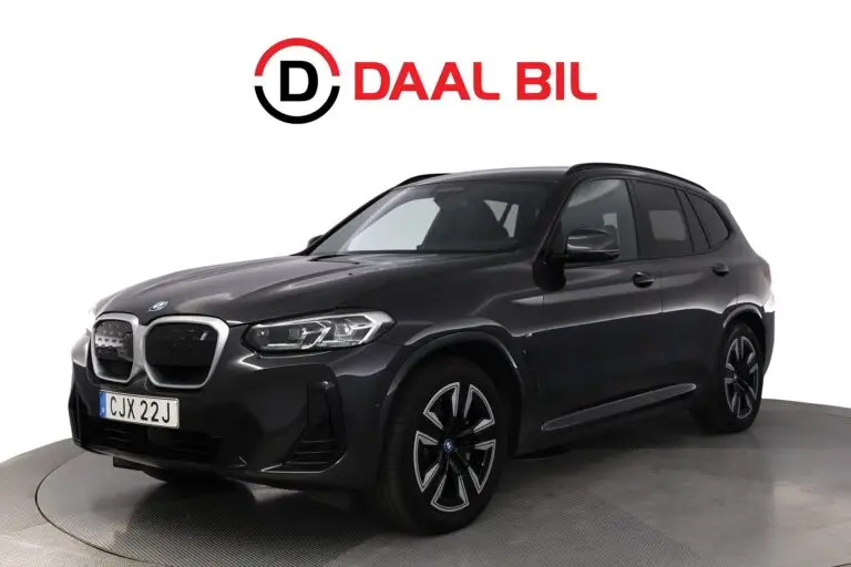 BMW iX3 80kWh 286HK CHARGED PANORAMA DRAG B-KAMERA VÄRMARE NFC