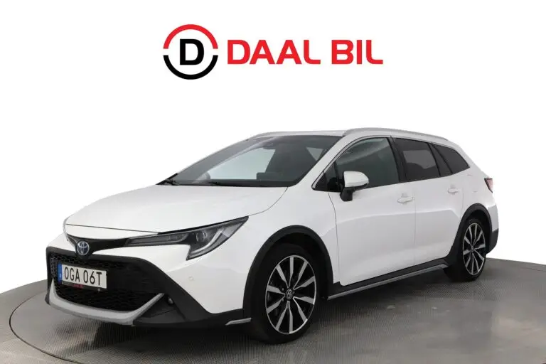 Toyota Corolla TREK HYBRID E-CVT 2.0 184HK B-KAMERA NAVIGATION LÄDER